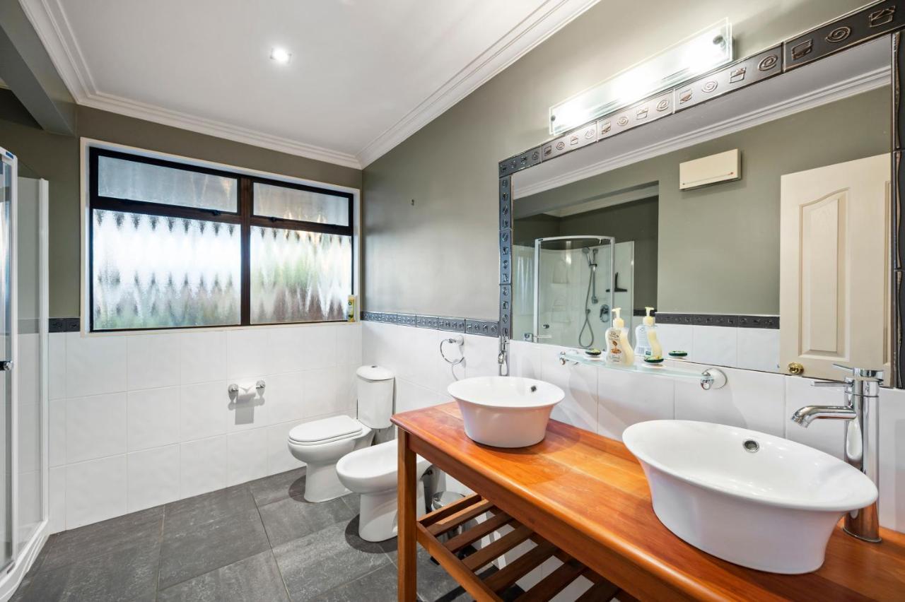 Taupo Escape - Rainbow Point Holiday Home Esterno foto