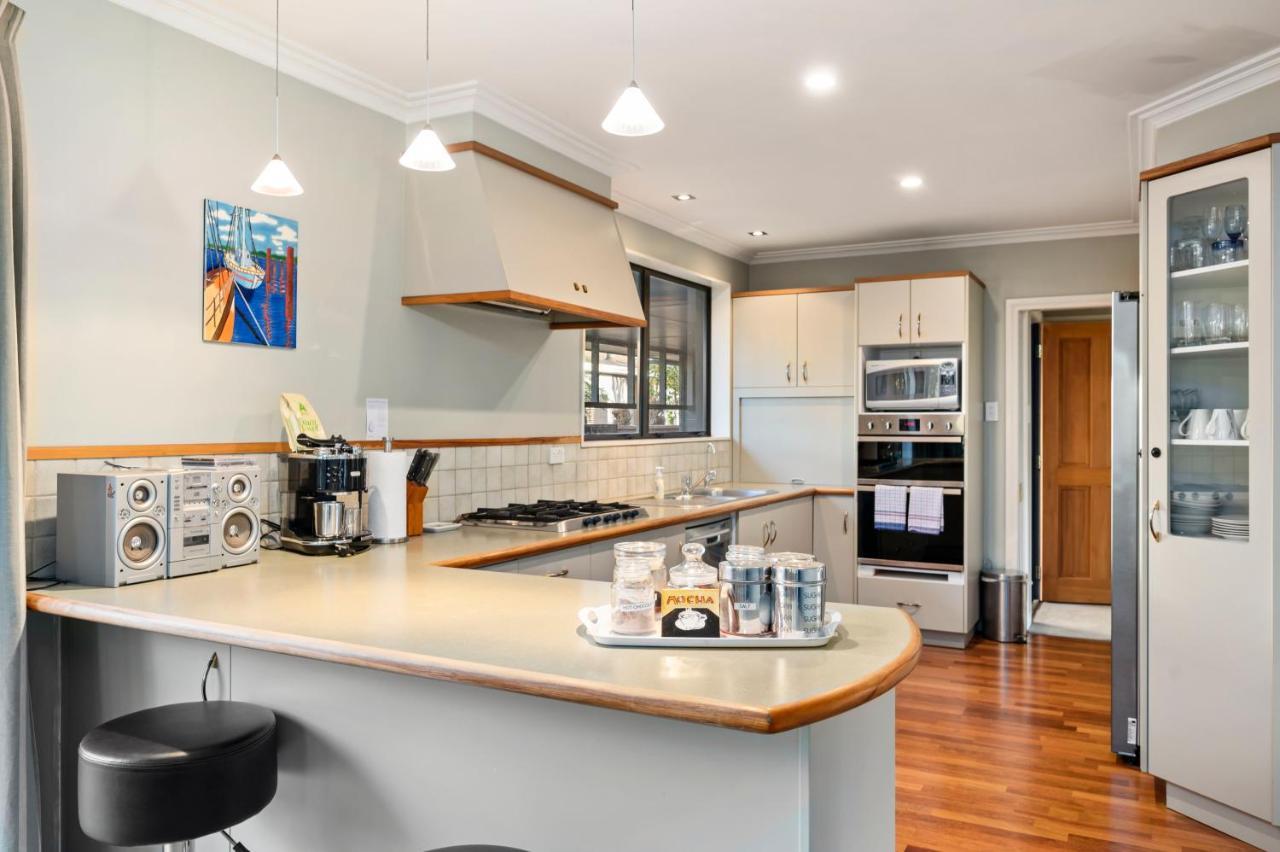 Taupo Escape - Rainbow Point Holiday Home Esterno foto