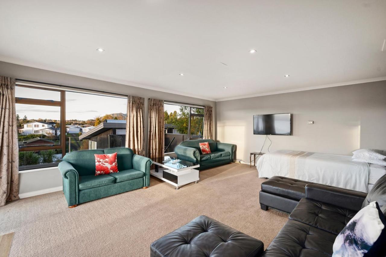 Taupo Escape - Rainbow Point Holiday Home Esterno foto