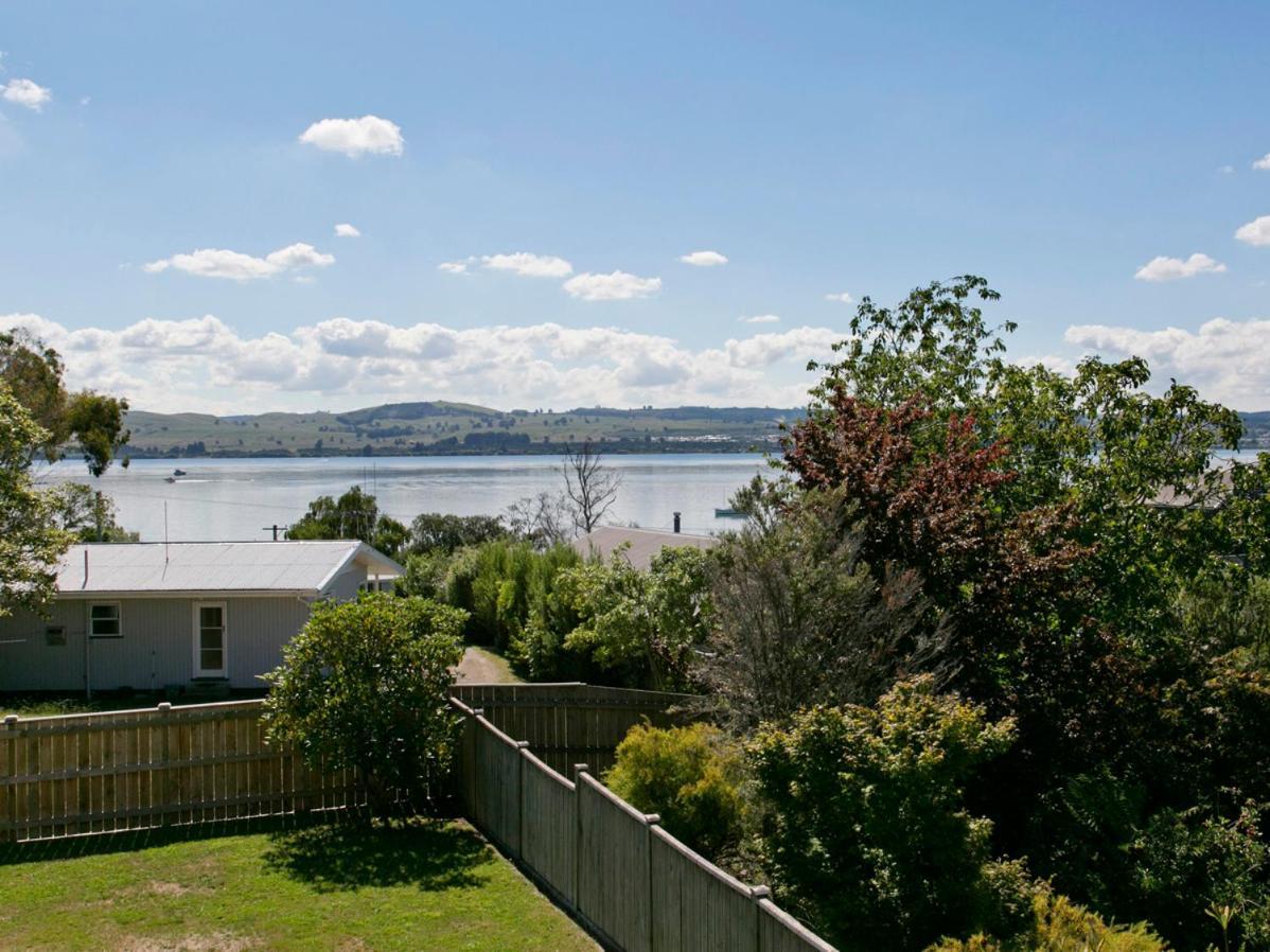 Taupo Escape - Rainbow Point Holiday Home Esterno foto